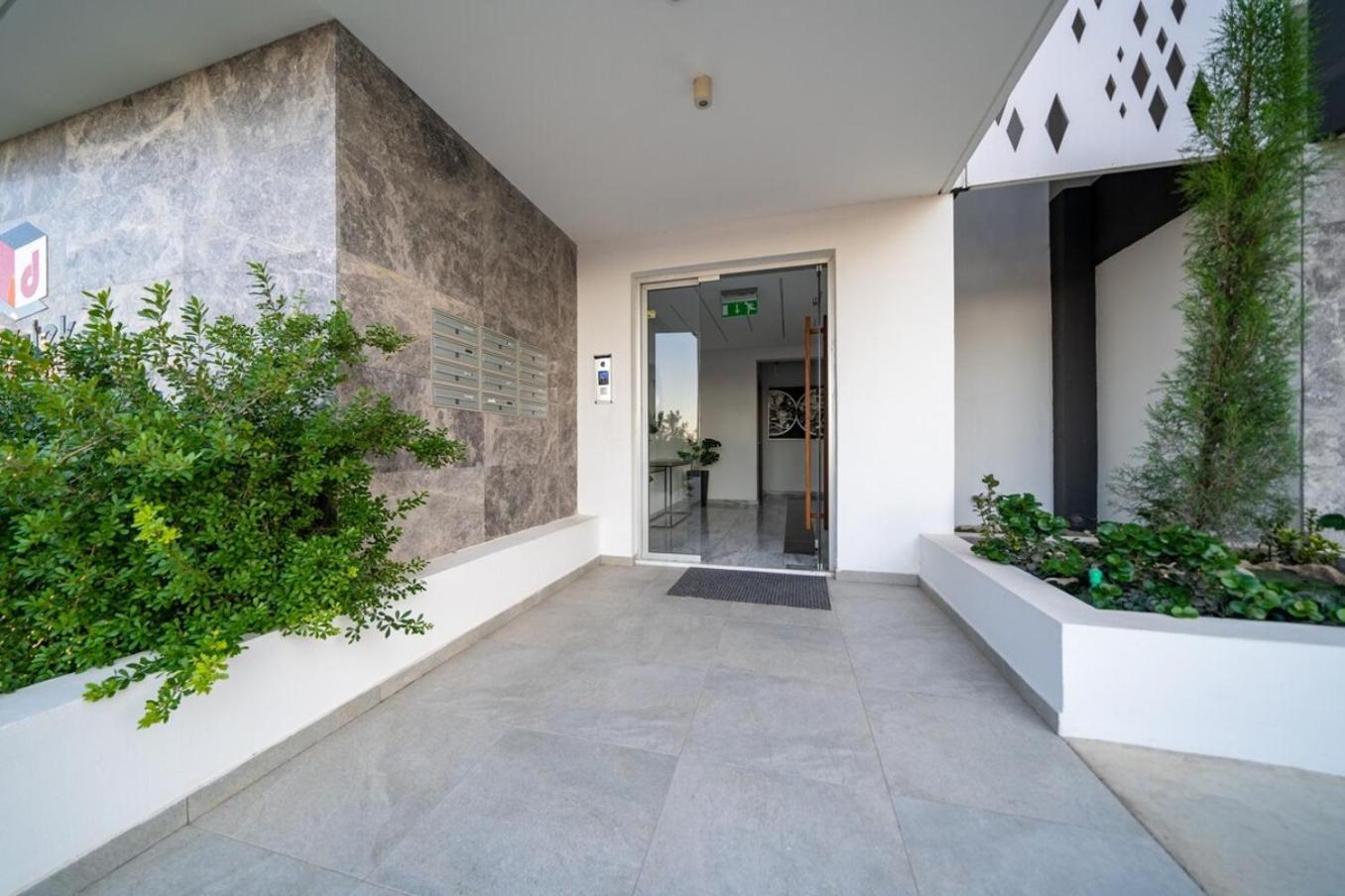 Majestic Sunset Salt Lake Views 300M From Beach Larnaka Exterior foto