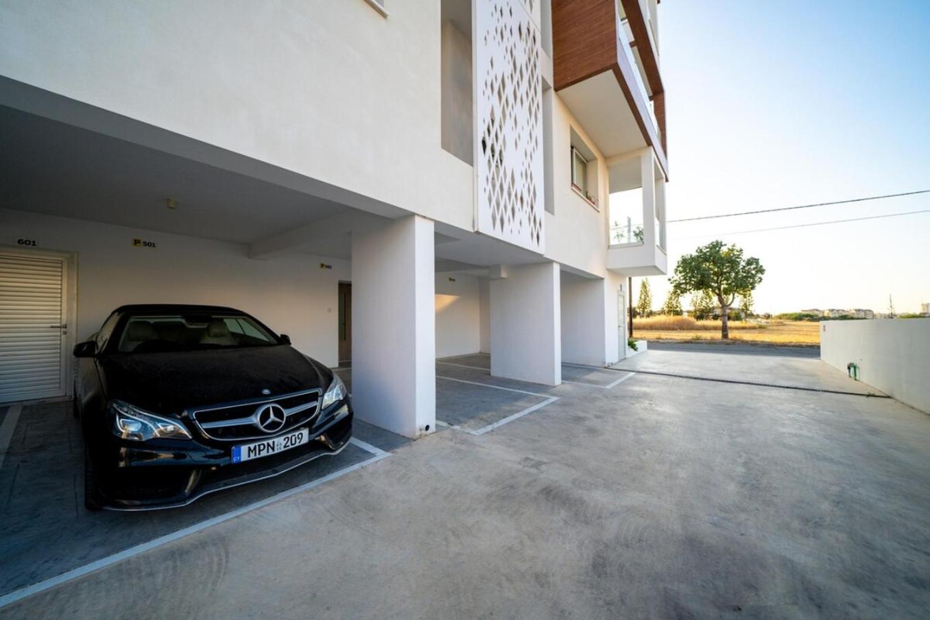 Majestic Sunset Salt Lake Views 300M From Beach Larnaka Exterior foto