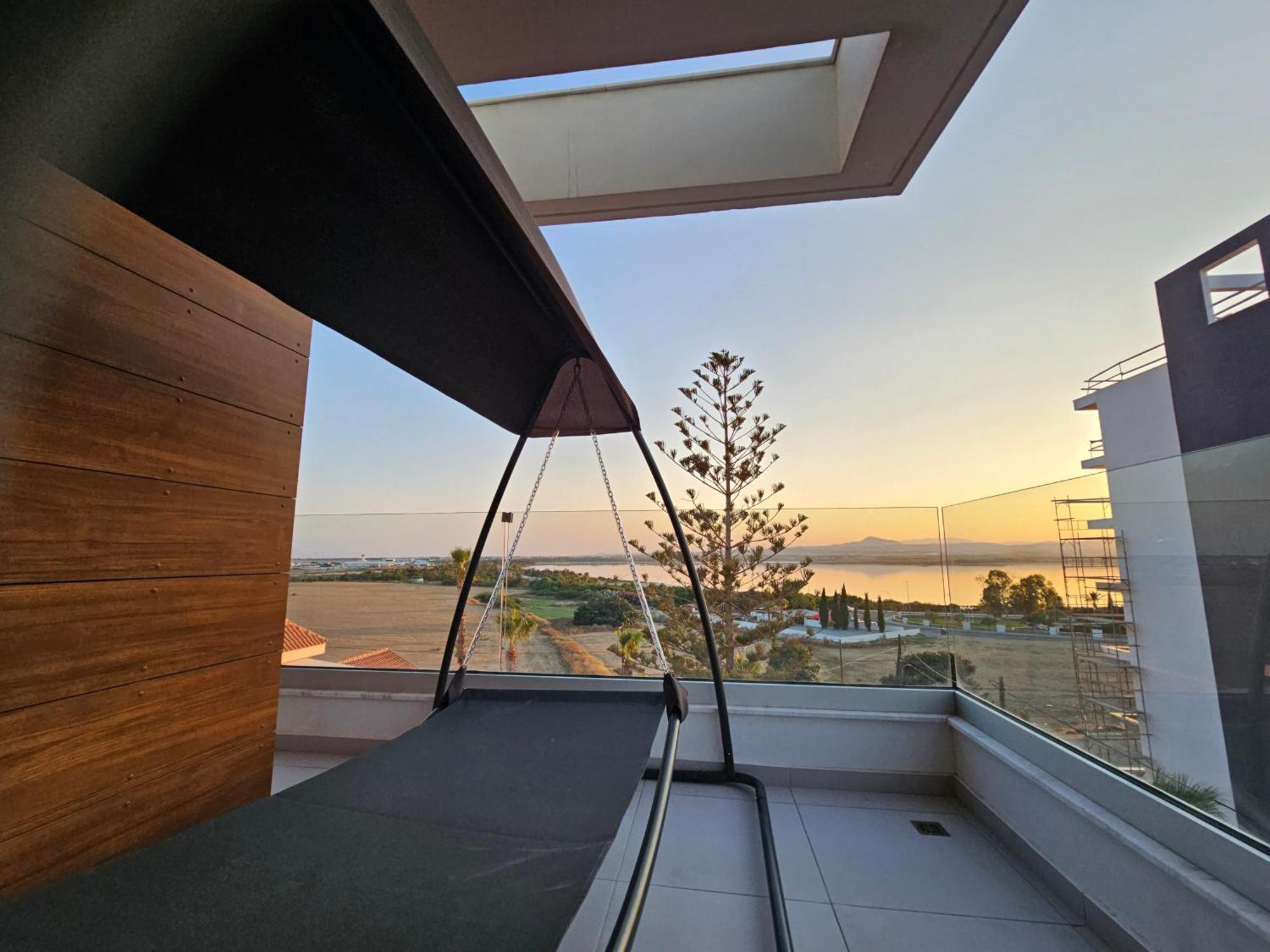 Majestic Sunset Salt Lake Views 300M From Beach Larnaka Exterior foto